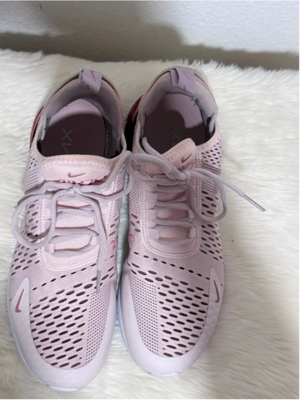 Women's Nike Air Max 270 Sneakers Pink and Burgundy 8.5